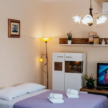 Neli Apartament Vir