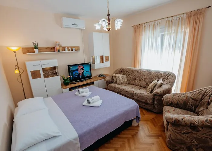 Apartament Neli Vir
