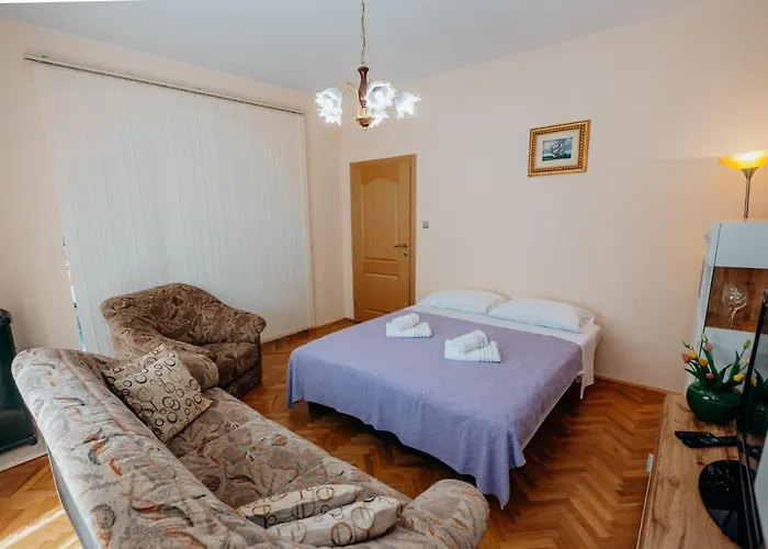 Neli Apartament *
