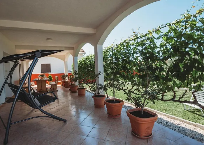 Neli Apartament