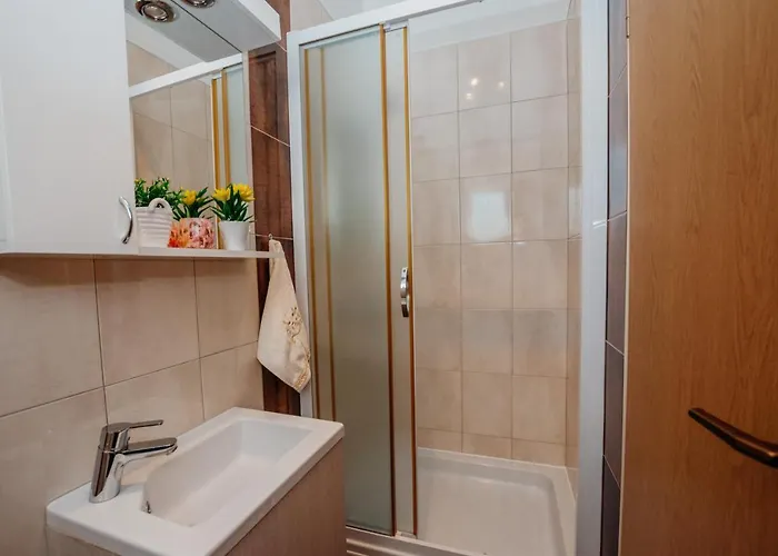 Neli Apartament *