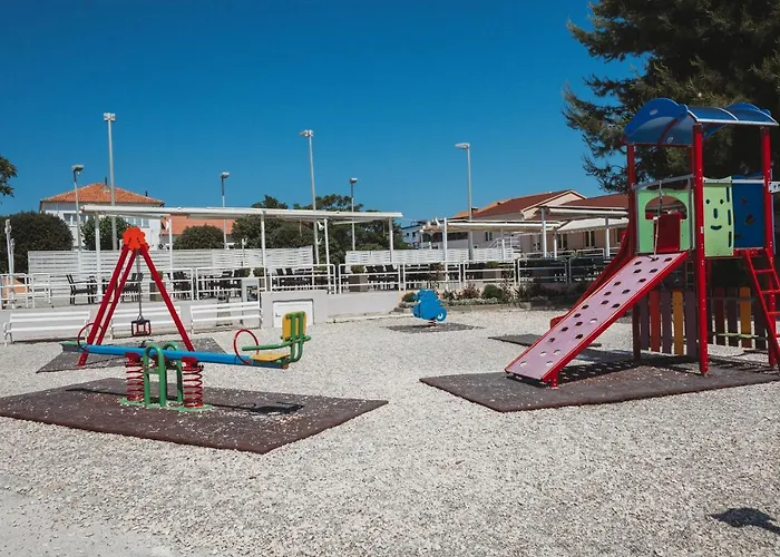 Neli Apartament *