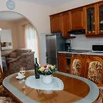 Neli Apartamento